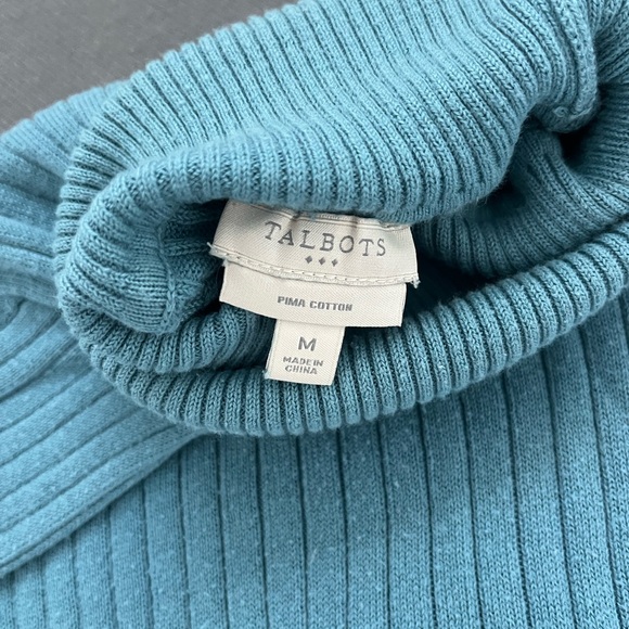 Blue turtleneck sweater - Picture 2 of 2
